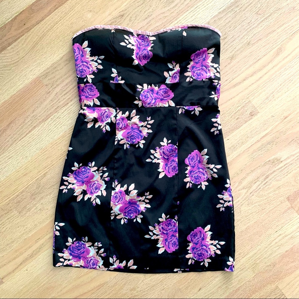 NWOT—Strapless floral mini dress, ruffle+lace details—L